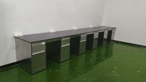 Dernières nouvelles de l'entreprise Fabricants de paillasses de laboratoire en acier inoxydable à connexion boulonnée polyvalente pour l'industrie agroalimentaire