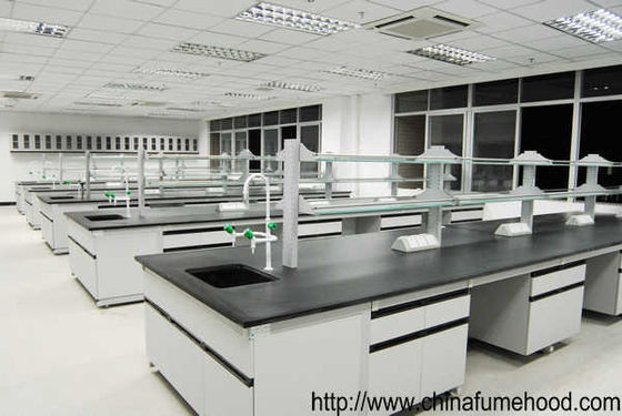 Bon prix Pleins Tableaux résistants chimiques de laboratoire de structure métallique avec des garnitures pour l'université en ligne
