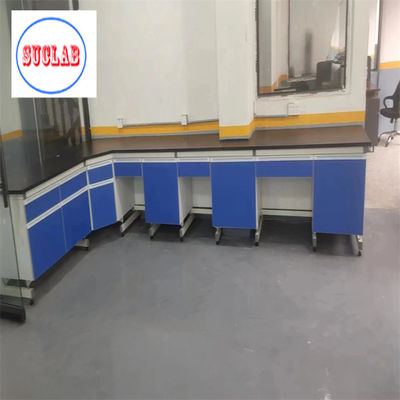 Bon prix Bureau de laboratoire de chimie Bureau de laboratoire en bois avec cadre en acier Surface de travail laminée résistante aux produits chimiques en ligne