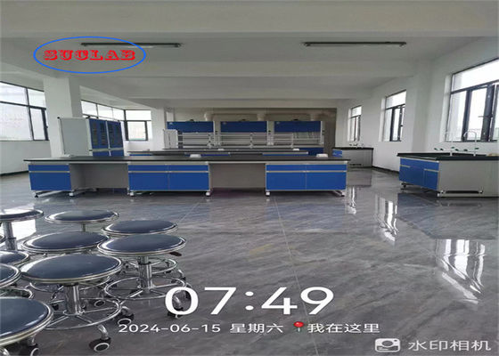 Bon prix Laboratoire de chimie du bois Bureau de travail de laboratoire Vietnam avec table de travail en résine phénolique / Cadre C Armoires multiples en ligne