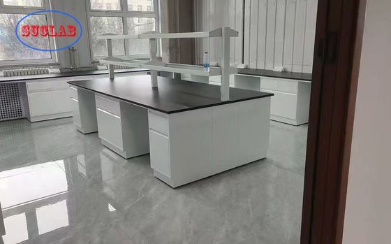 Bon prix Customizable Laboratory Workstation Furniture Manufacturer with Chemical-resistant Safety Features en ligne